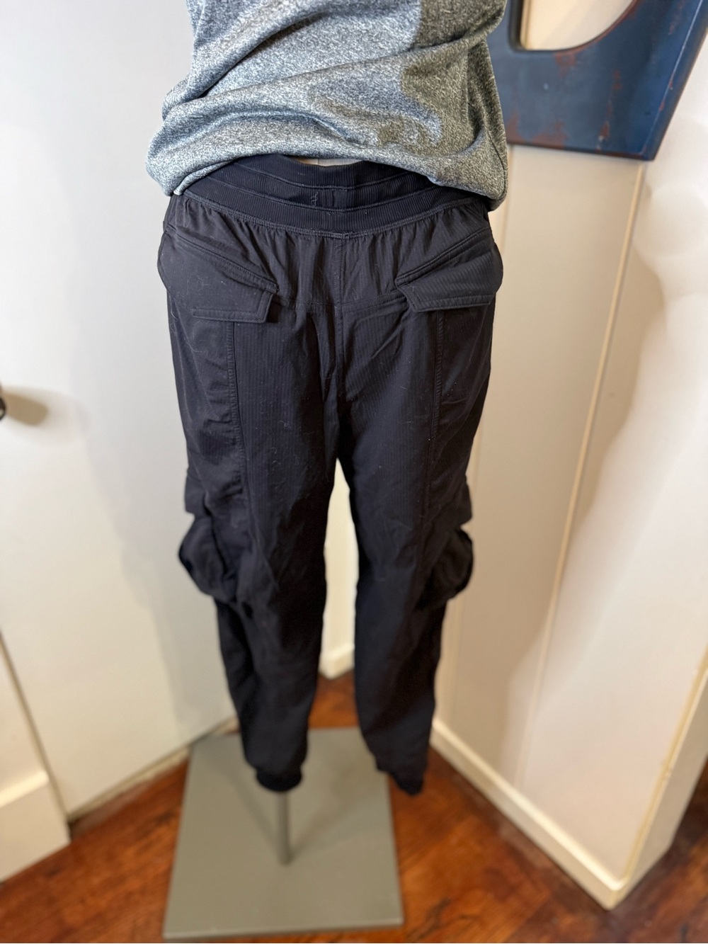 lululemon athletica Black Cargo Slim Joggers Sz S - Picture 3 of 3